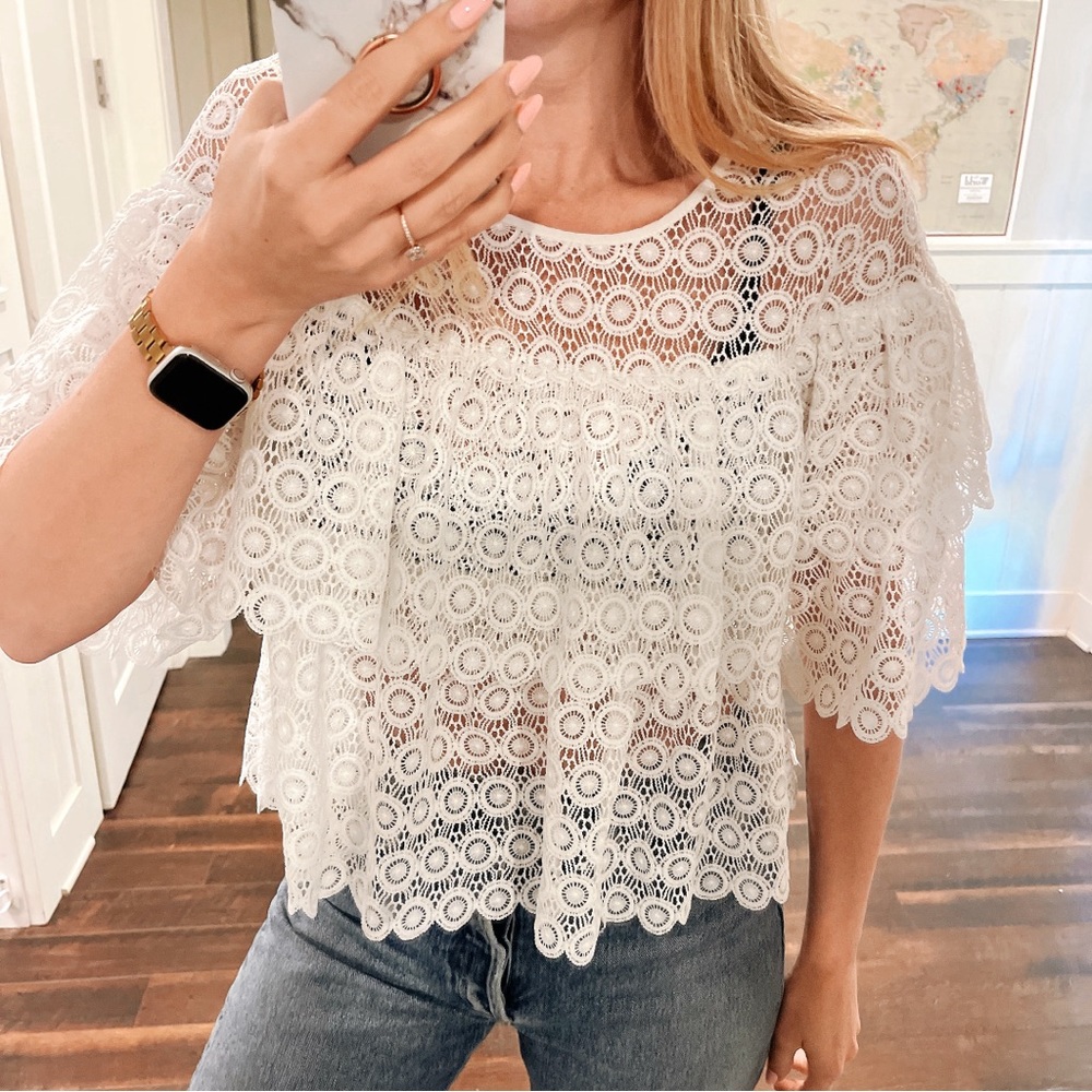Deby Dobo XS lace ruffled top.